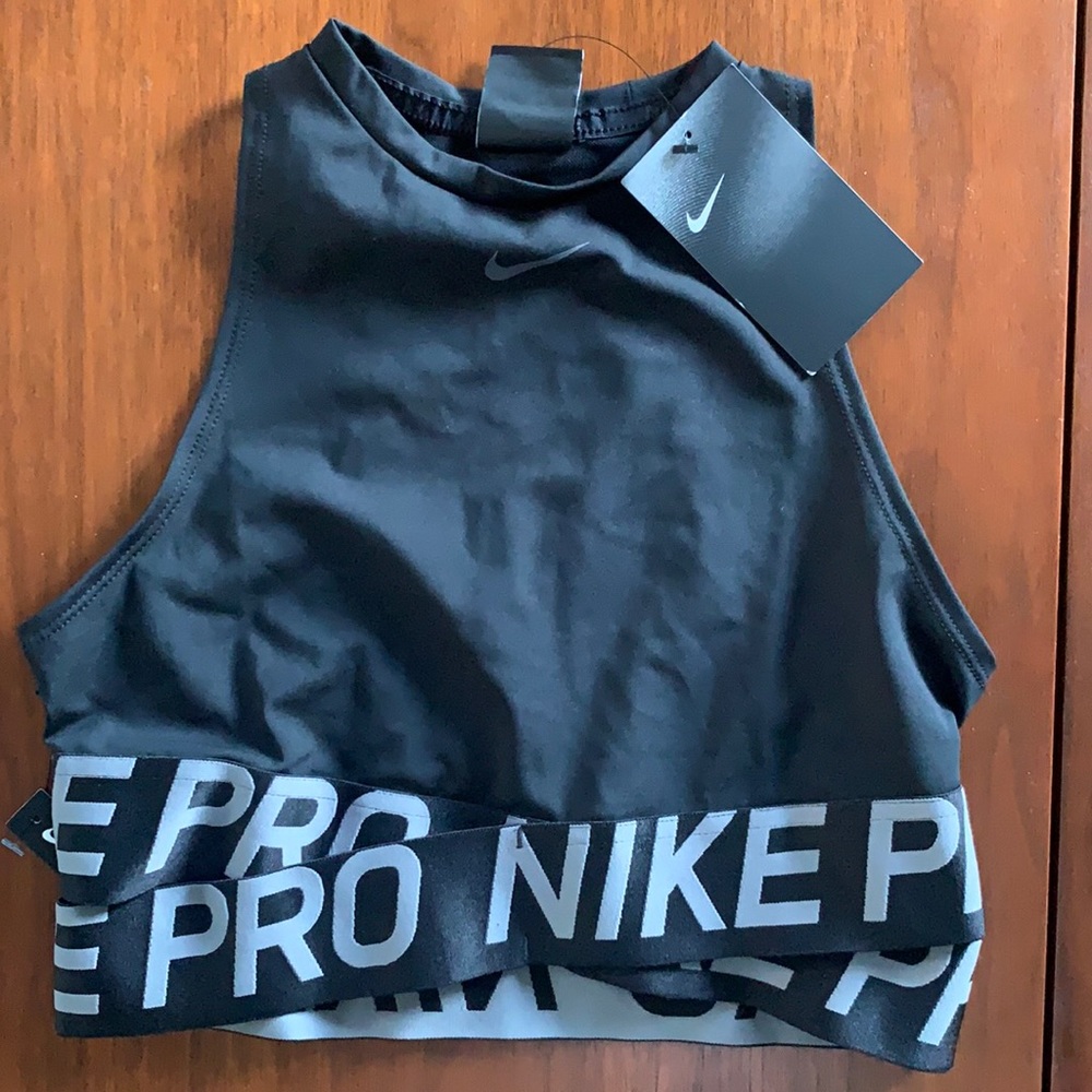 Nike Pro women’s Top size small